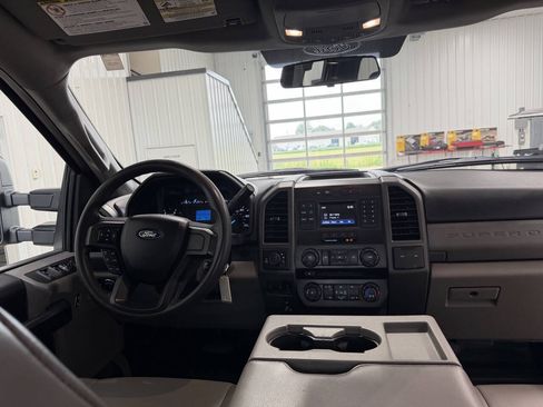 Used 2018 Ford F250 XL w/ Power Equipment Group AWD/4WD image 15