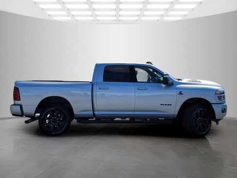 New 2026 RAM 2500 Laramie AWD/4WD image 3