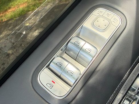 Used 2025 Mercedes-Benz G 63 AMG 4MATIC image 39