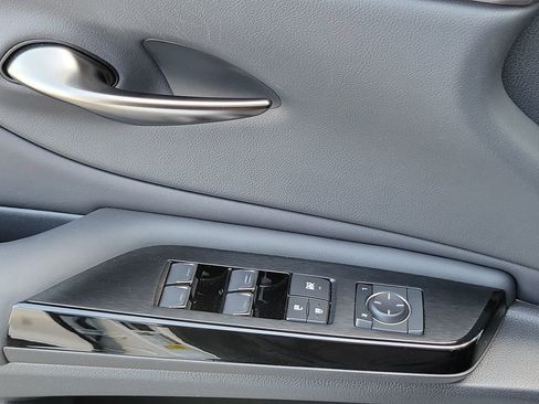 Used 2024 Lexus ES 350 w/ Accessory Package (Z1) FWD image 16