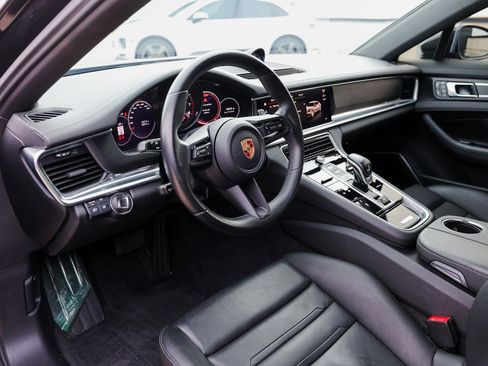 Certified 2023 Porsche Panamera Platinum Edition image 4