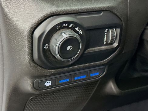 Used 2023 Jeep Wrangler Unlimited w/ Cold Weather Group image 17