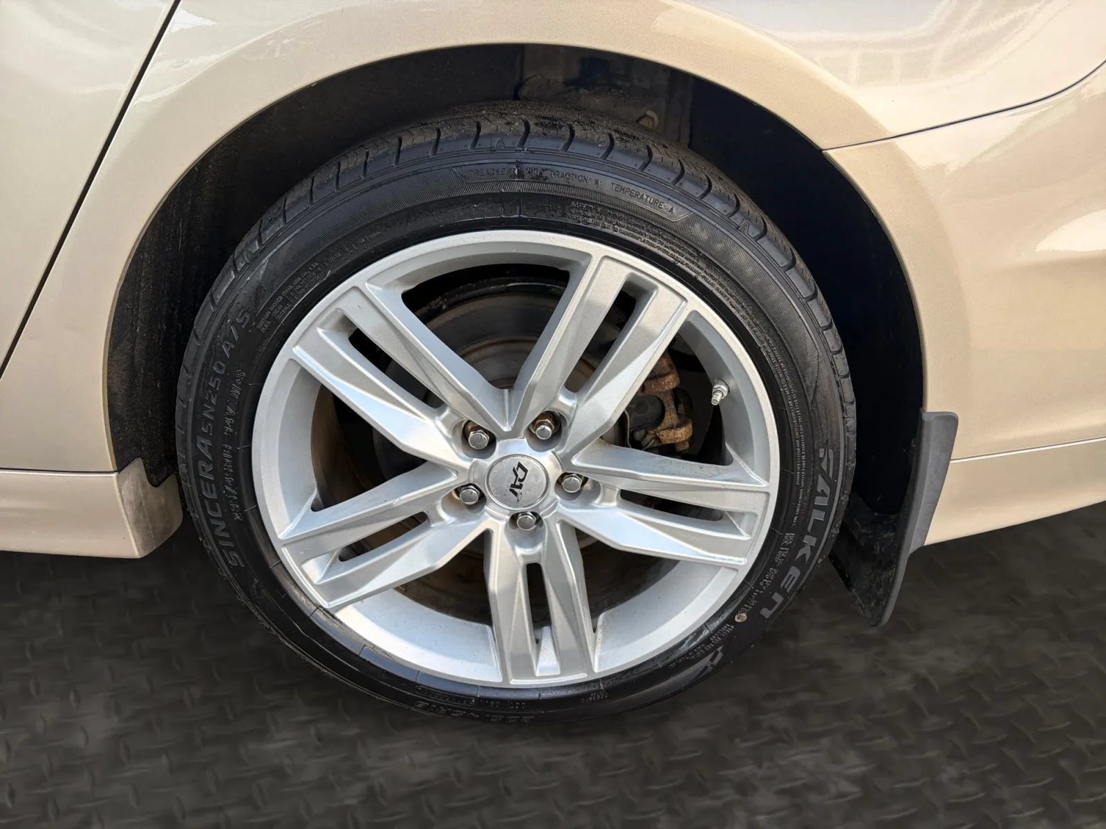 Used 2017 Ford Fusion Energi SE FWD image 41