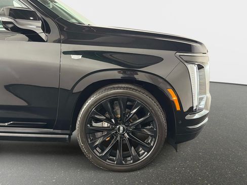 Used 2026 Cadillac Escalade Platinum Sport w/ LPO, ONYX Package AWD/4WD image 21