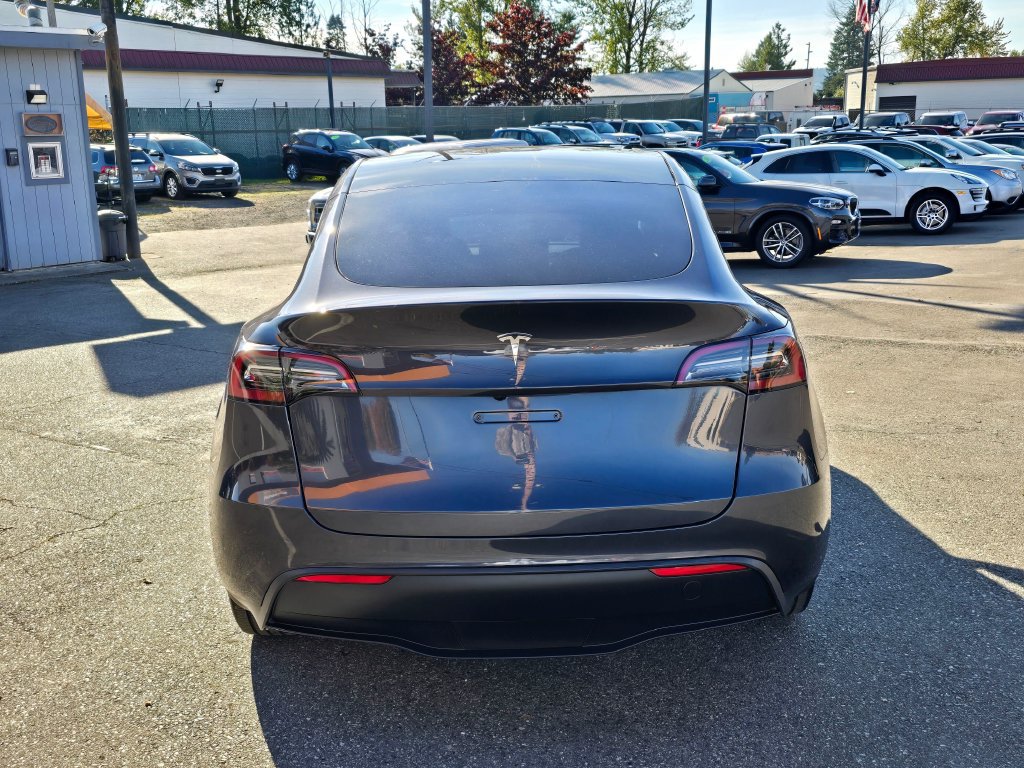 Used 2024 Tesla Model Y Long Range AWD/4WD image 6