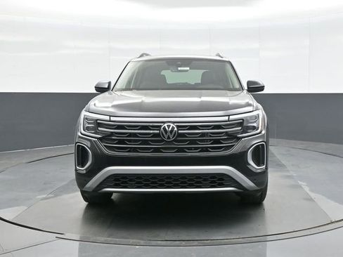 New 2026 Volkswagen Atlas Peak Edition AWD/4WD image 2