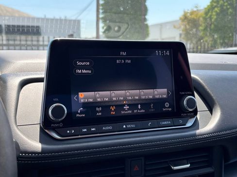 Used 2025 Nissan Rogue SV FWD image 20