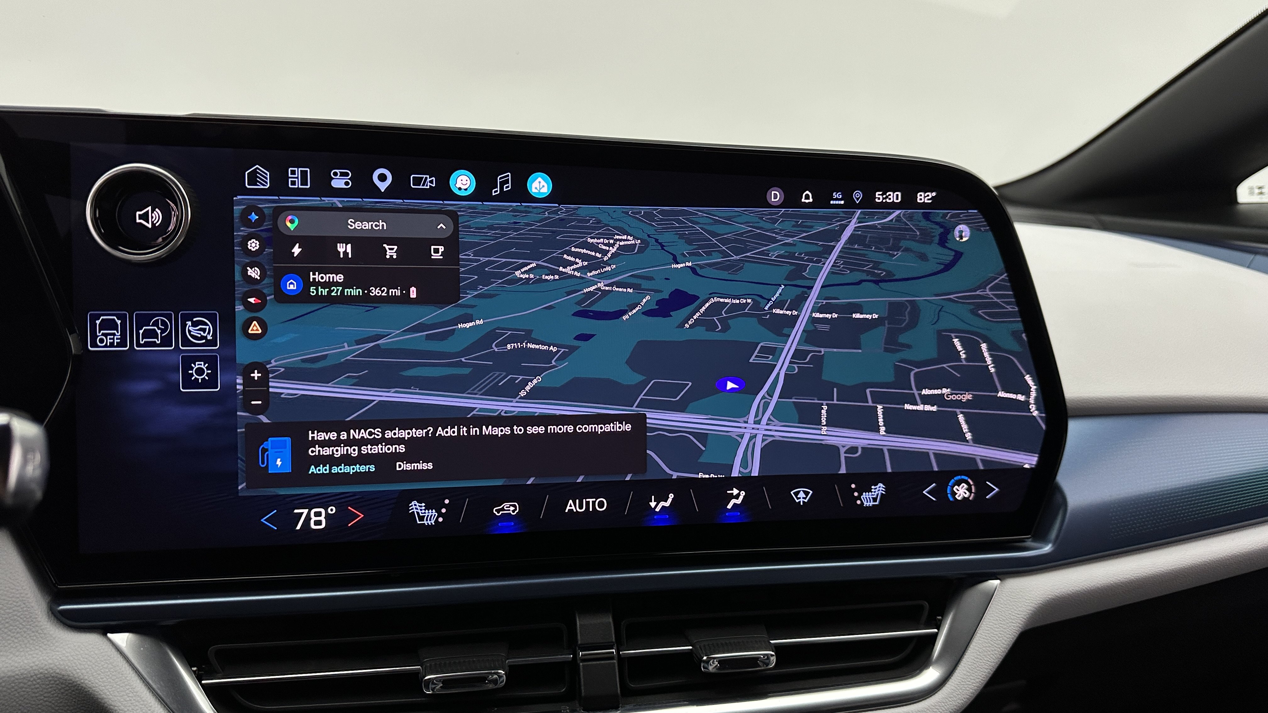 Used 2024 Chevrolet Equinox EV LT FWD image 5