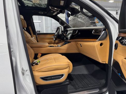 Used 2022 Jeep Grand Wagoneer Series III w/ Rear Seat Video Group 1 image 21