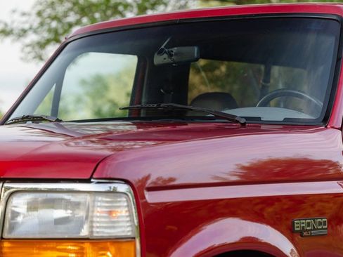 Used 1994 Ford Bronco XLT image 66