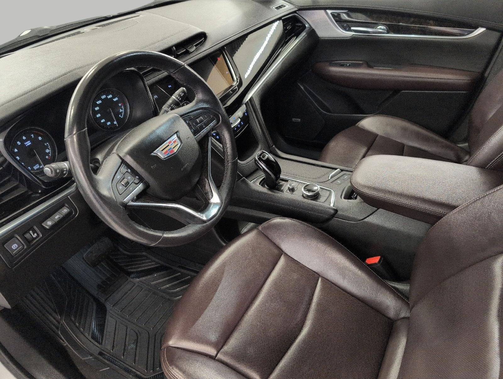 Used 2022 Cadillac XT6 Premium Luxury w/ Technology Package AWD/4WD image 9
