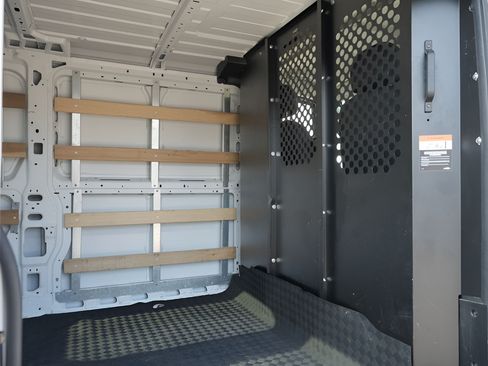 Used 2025 RAM ProMaster 2500 w/ U-Haul Equipment Group FWD image 14
