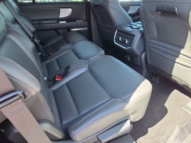 Used 2025 Ford Expedition Active AWD/4WD image 20