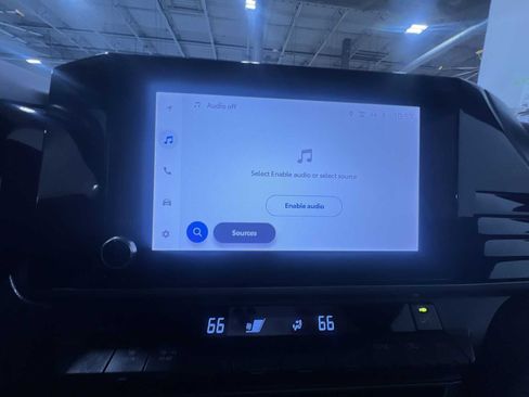 Used 2025 Toyota Camry SE image 24