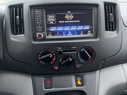 Used 2020 Nissan NV200 SV w/ Sliding Glass Door Package image 22