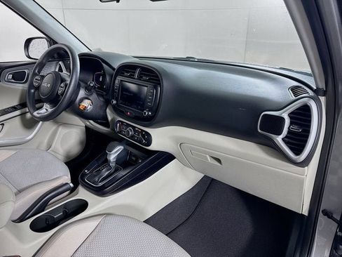 Certified 2023 Kia Soul LX w/ LX Technology Package image 25