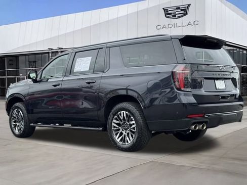 Used 2025 Chevrolet Suburban Z71 image 5