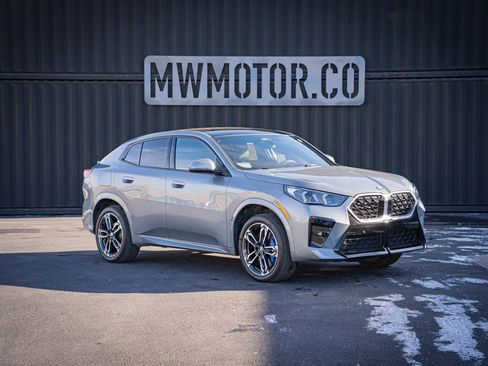 Used 2025 BMW X2 xDrive28i AWD/4WD image 1