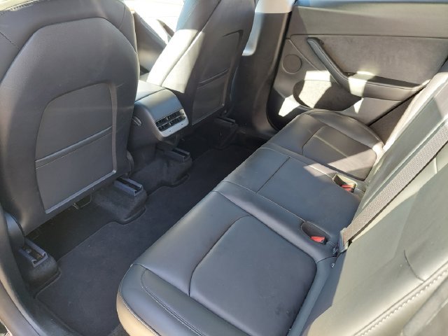 Used 2024 Tesla Model Y Long Range AWD/4WD image 17