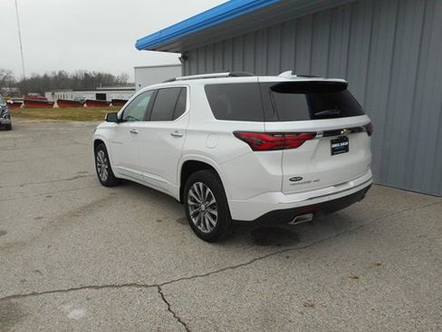 Used 2022 Chevrolet Traverse Premier image 3