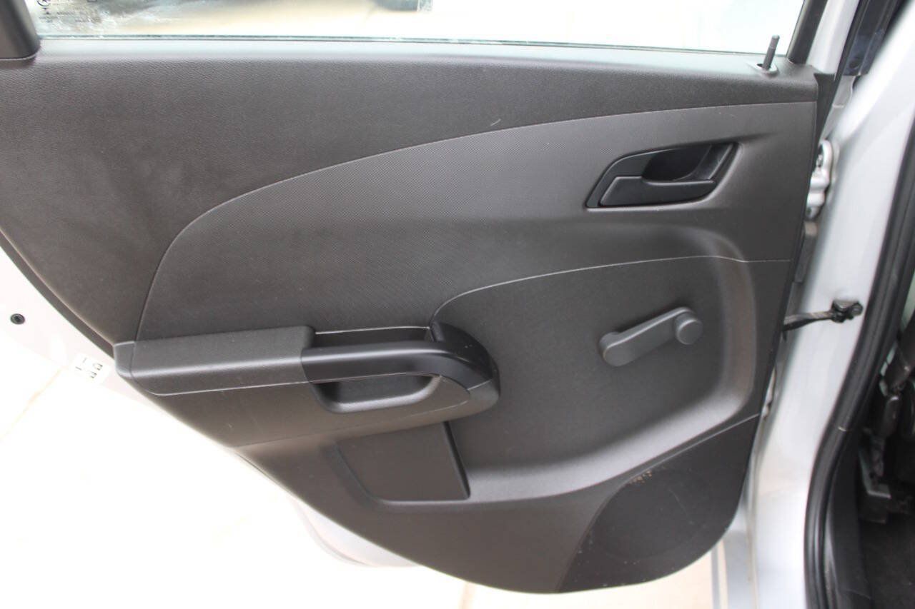 Used 2020 Chevrolet Sonic LT FWD image 15