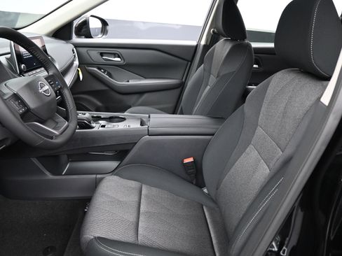 New 2026 Nissan Rogue SV image 10