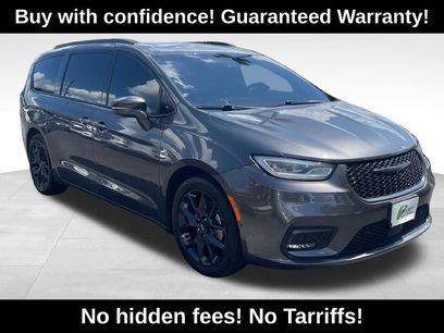 Used 2022 Chrysler Pacifica Limited w/ S Appearance Package