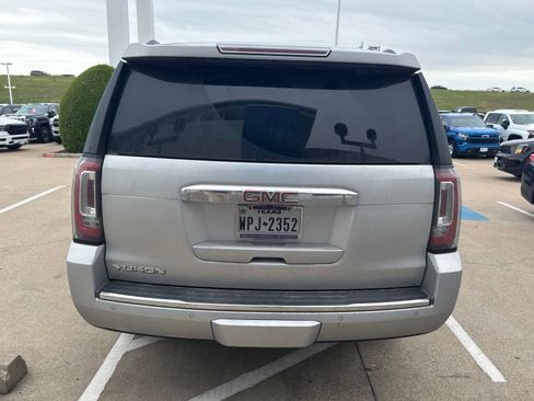 Used 2018 GMC Yukon Denali RWD image 4