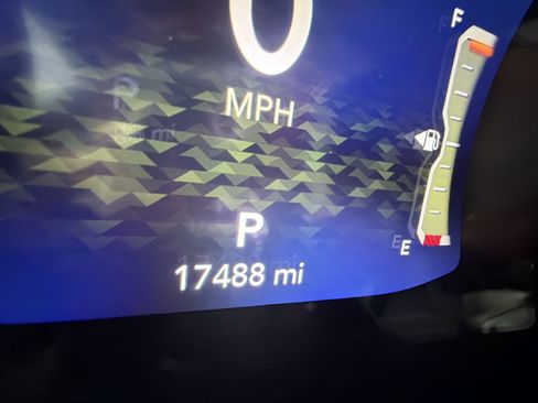 Used 2024 Jeep Gladiator Rubicon w/ Technology Group image 12