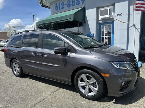 Used 2018 Honda Odyssey EX-L image 3