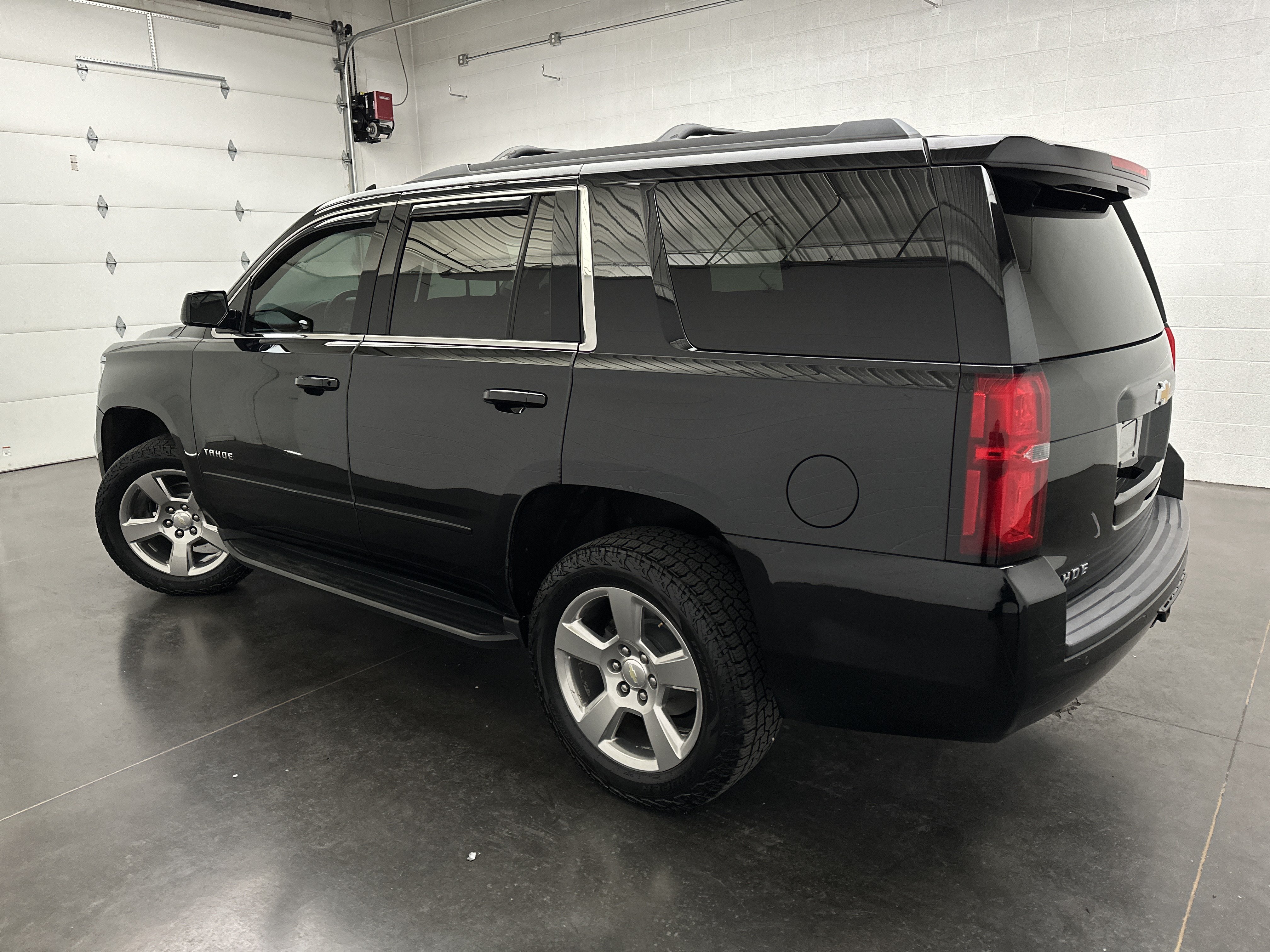 Used 2018 Chevrolet Tahoe LS w/ All-Season Package AWD/4WD image 6