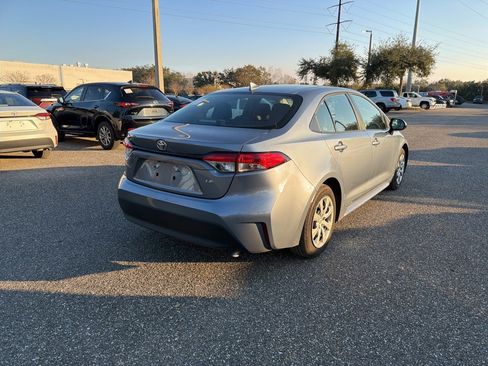 Used 2025 Toyota Corolla LE image 5