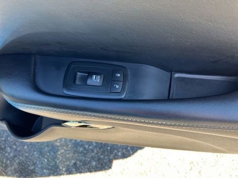 Used 2016 Dodge Challenger SRT Hellcat image 17