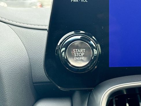 New 2026 Lexus LX 600 4WD w/ Premium Package image 18