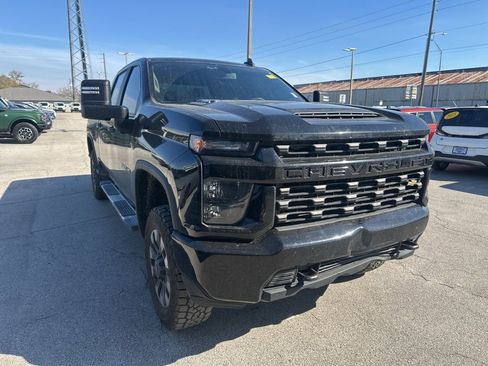 Used 2022 Chevrolet Silverado 2500 Custom w/ Custom Value Package image 12