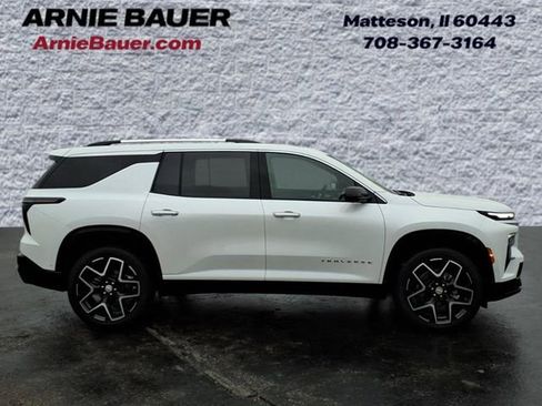Used 2025 Chevrolet Traverse High Country FWD image 4