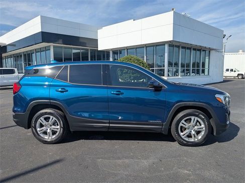 Used 2020 GMC Terrain SLE image 2