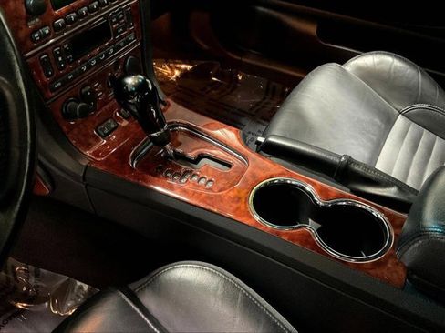 Used 2003 Ford Thunderbird image 17