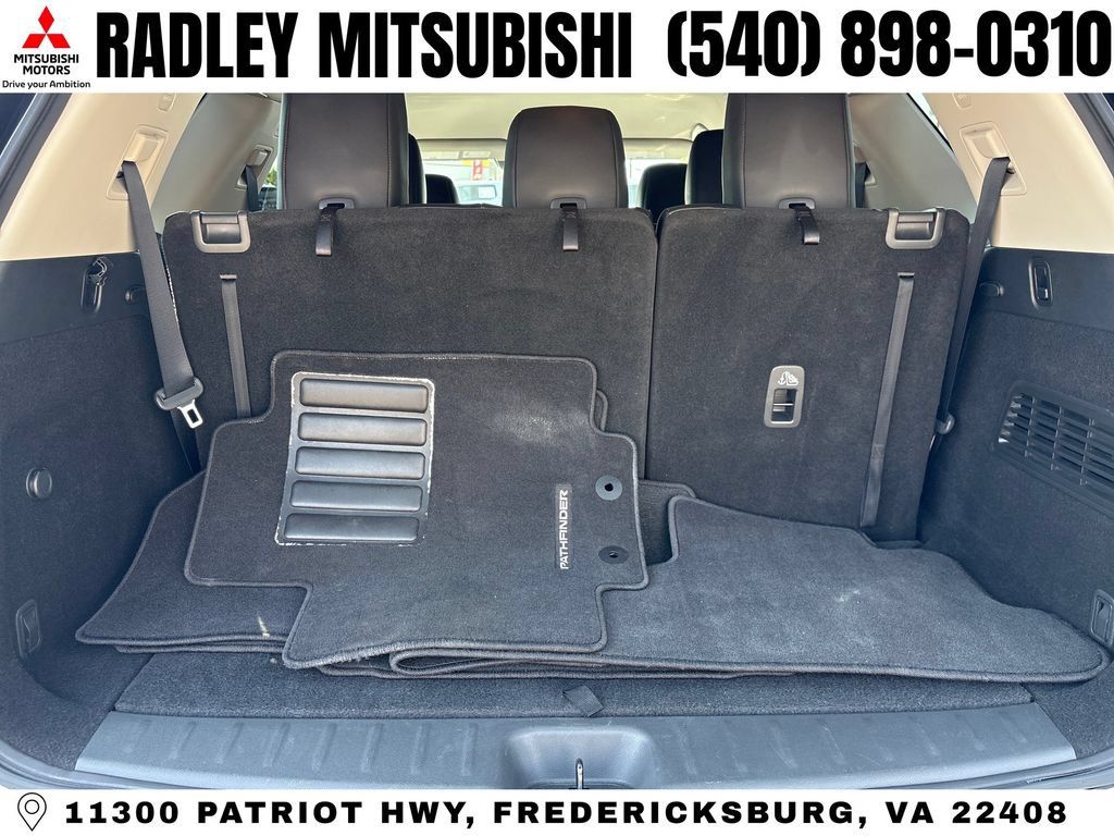 Used 2023 Nissan Pathfinder SL AWD/4WD image 14