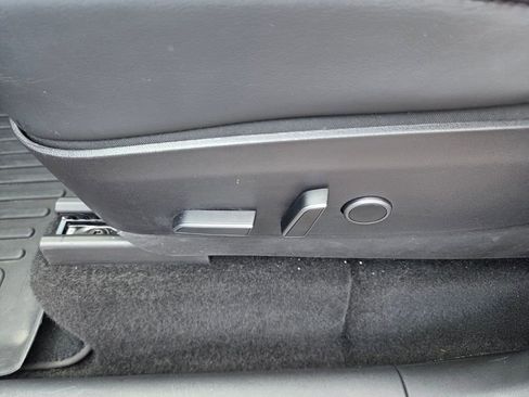 Used 2021 Tesla Model Y 2WD image 5