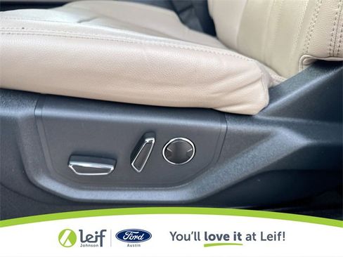 Used 2022 Ford Expedition Limited image 18