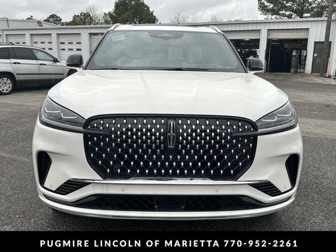New 2026 Lincoln Aviator Black Label w/ Dynamic Handling Package AWD/4WD image 2