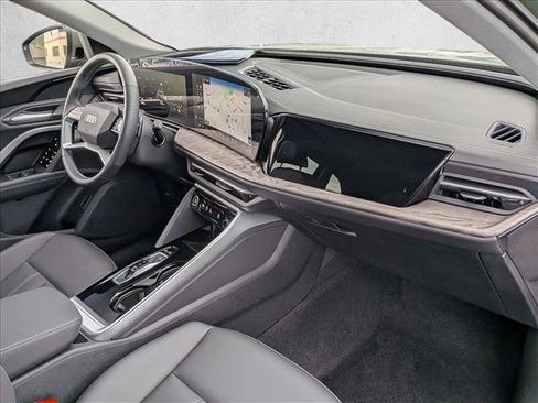 Certified 2025 Audi Q5 Premium w/ Convenience Package AWD/4WD image 24