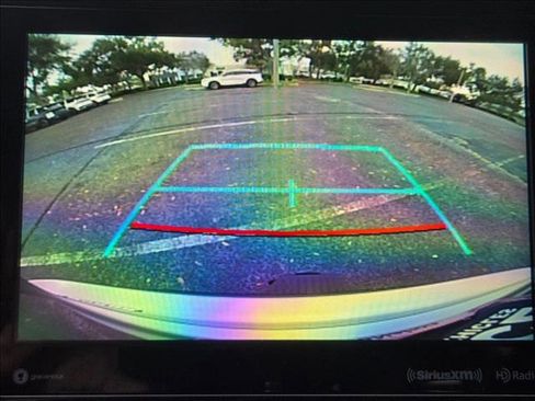 Used 2022 Toyota Highlander XLE image 13