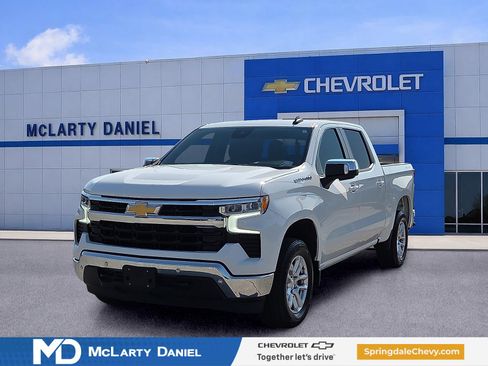 Used 2025 Chevrolet Silverado 1500 LT w/ Safety Package AWD/4WD image 2