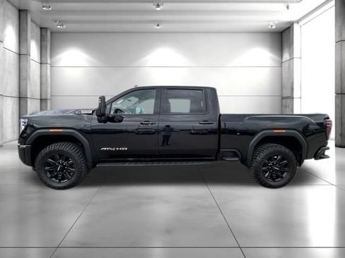 Used 2024 GMC Sierra 2500 AT4 w/ AT4 Premium Plus Package AWD/4WD image 5