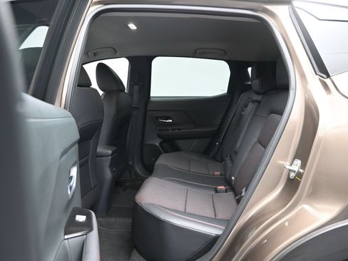 Used 2025 Nissan Kicks SR FWD image 11