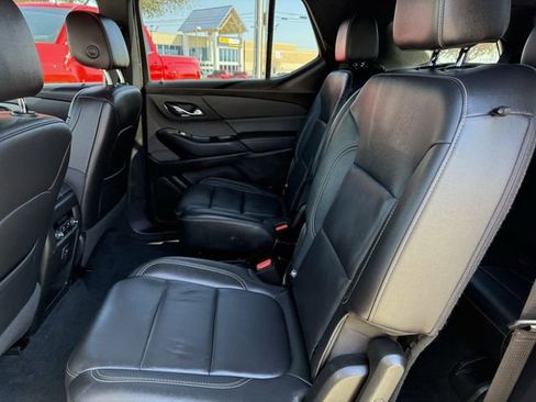 Used 2023 Chevrolet Traverse LT image 24