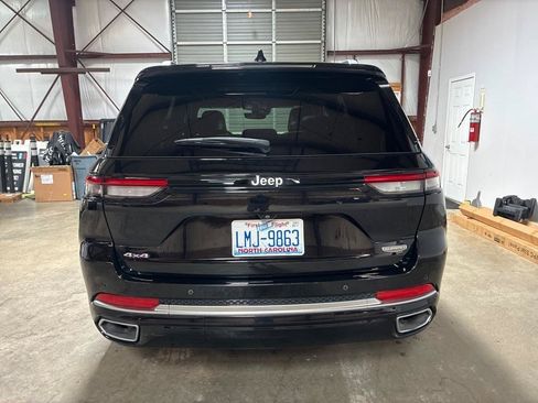 Used 2023 Jeep Grand Cherokee Summit AWD/4WD image 8