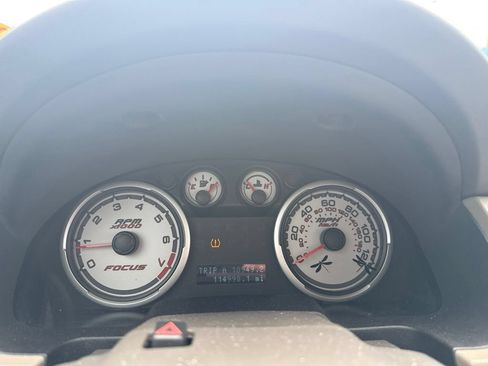 Used 2010 Ford Focus SE FWD image 9